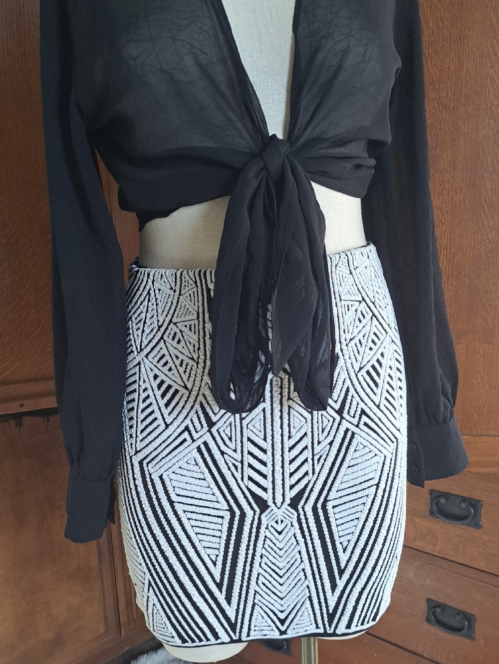 NWOT RVN Black White Etched Knit Textured 3D Jacquard Bodycon Mini Skirt M